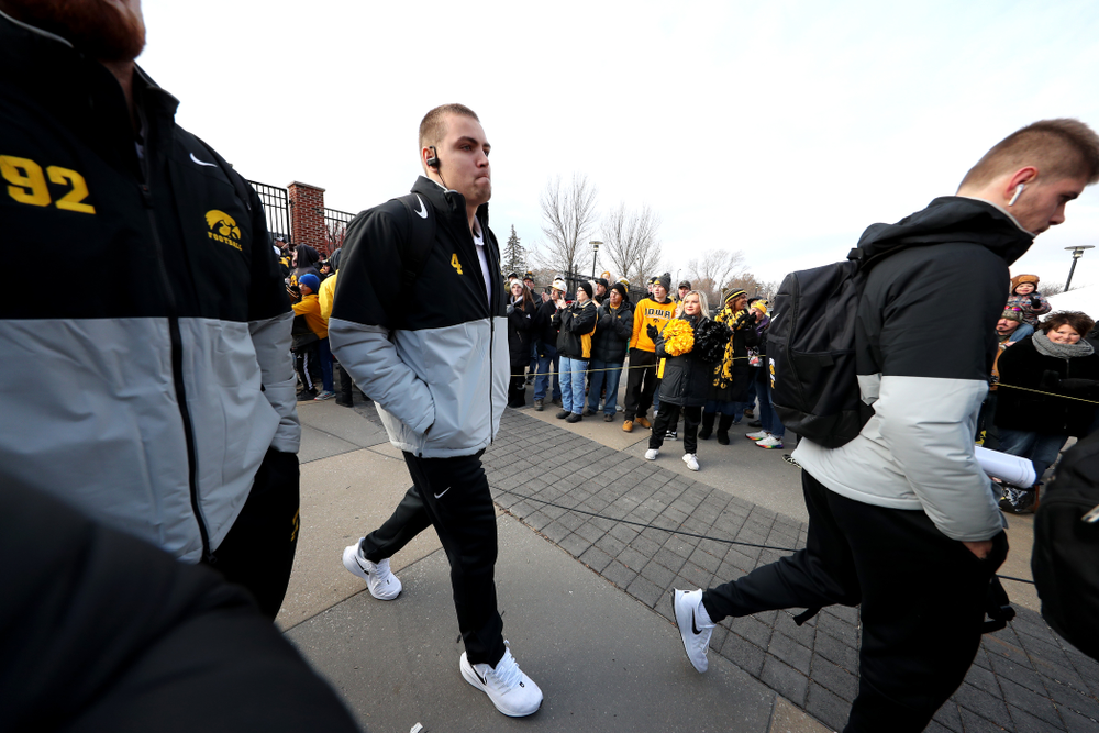 Iowa Hawkeyes quarterback Nate Stanley (4) against the Illinois Fighting Illini Saturday, November 23, 2019 at Kinnick Stadium. (Brian Ray/hawkeyesports.com)