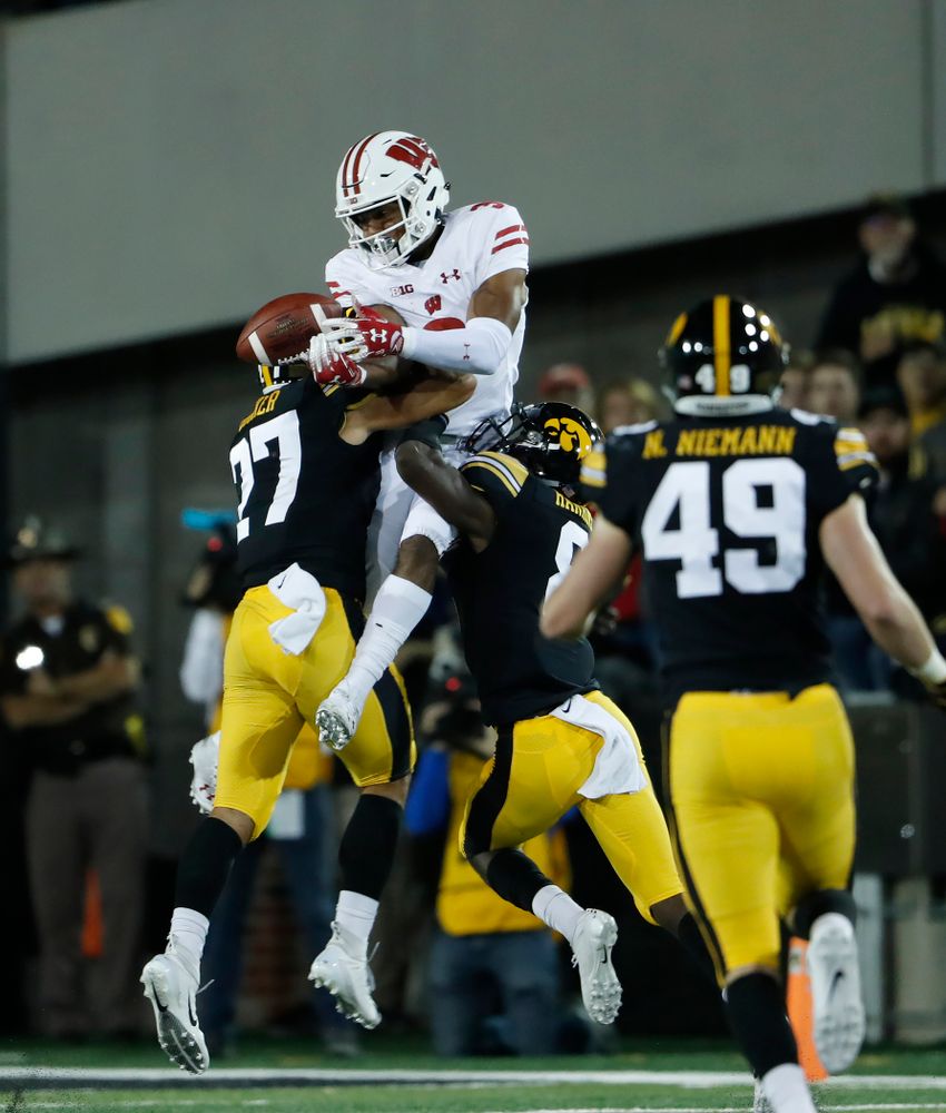 ANF Honoree Aaron Kampman against the Wisconsin Badgers Saturday, September 22, 2018 at Kinnick Stadium. (Brian Ray/hawkeyesports.com)