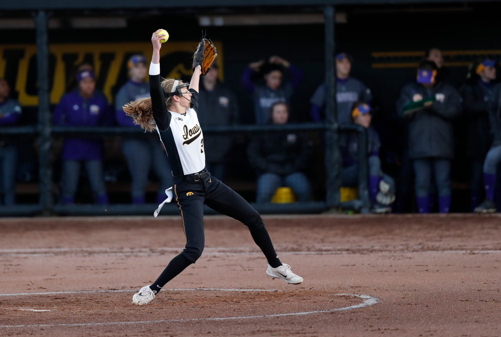 Iowa Hawkeyes starting pitcher/relief pitcher Allison Doocy (3) against Western Illinois Tuesday, April 17, 2018 at Bob Pearl Field. (Brian Ray/hawkeyesports.com)