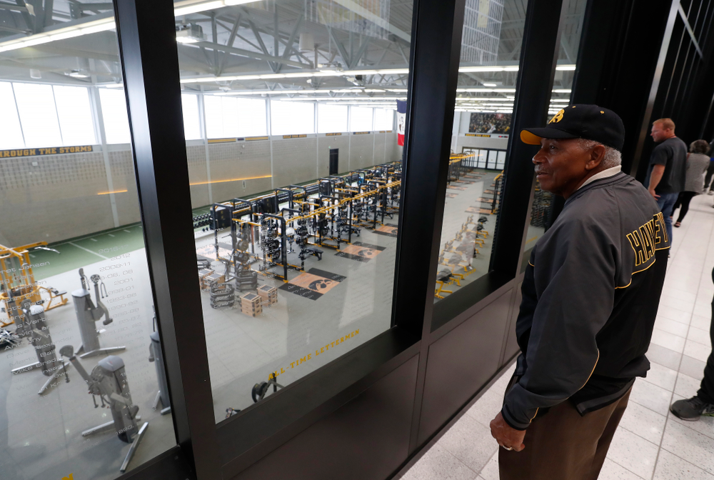 1958 National Championship Team running back Willie Fleming looks over the weight room as they tour the Hansen Football Performance Center Friday, September 21, 2018. (Brian Ray/hawkeyesports.com)