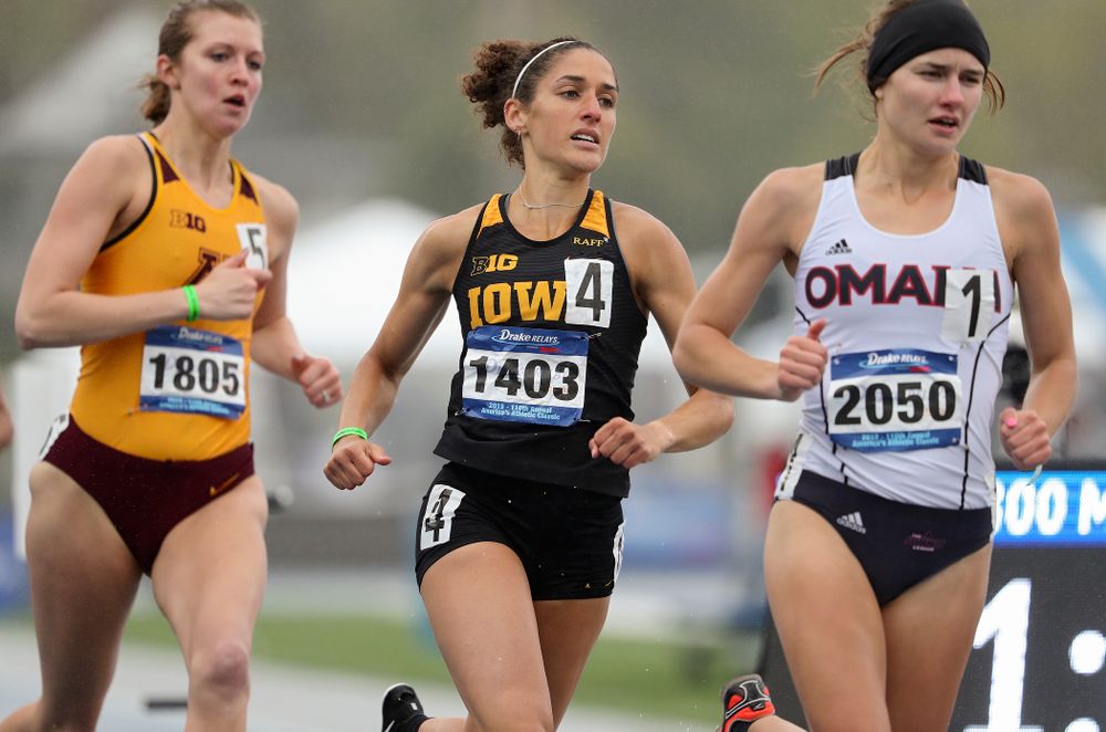 Iowa's Tia Saunders runs the women's 800 meter event during the third day of the Drake Relays at Drake Stadium in Des Moines on Saturday, Apr. 27, 2019. (Stephen Mally/hawkeyesports.com)