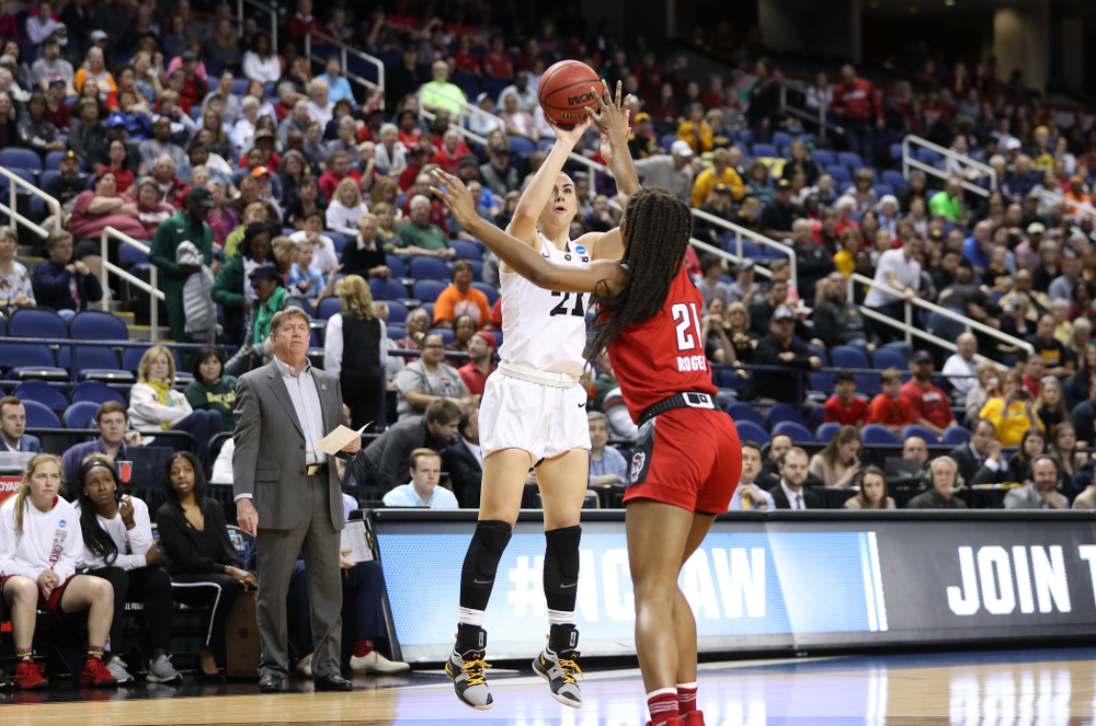 Iowa Hawkeyes forward Hannah Stewart (21) against the NC State Wolfpack in the regional semi-final of the 2019 NCAA Women's College Basketball Tournament Saturday, March 30, 2019 at Greensboro Coliseum in Greensboro, NC.(Brian Ray/hawkeyesports.com)