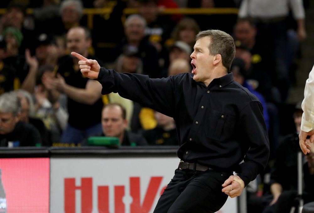 Iowa’s Spencer Lee Wrestles Oklahoma State’s Nick Piccininni at 125 pounds Sunday, February 23, 2020 at Carver-Hawkeye Arena. Lee won the match 12-3. (Brian Ray/hawkeyesports.com)