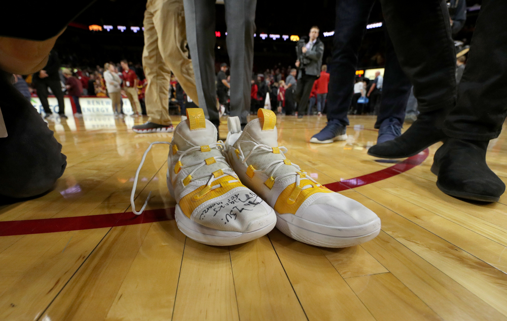 Iowa Hawkeyes guard Jordan Bohannon (3) leaves his shoes on the court following their game against the Iowa State Cyclones Thursday, December 12, 2019 at Hilton Coliseum in Ames, Iowa(Brian Ray/hawkeyesports.com)