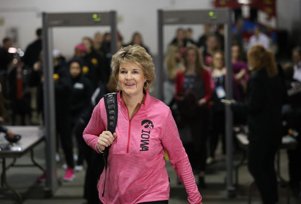 Iowa Hawkeyes head coach Lisa Bluder against the Rutgers Scarlet Knights in the semi-finals of the Big Ten Tournament Saturday, March 9, 2019 at Bankers Life Fieldhouse in Indianapolis, Ind. (Brian Ray/hawkeyesports.com)
