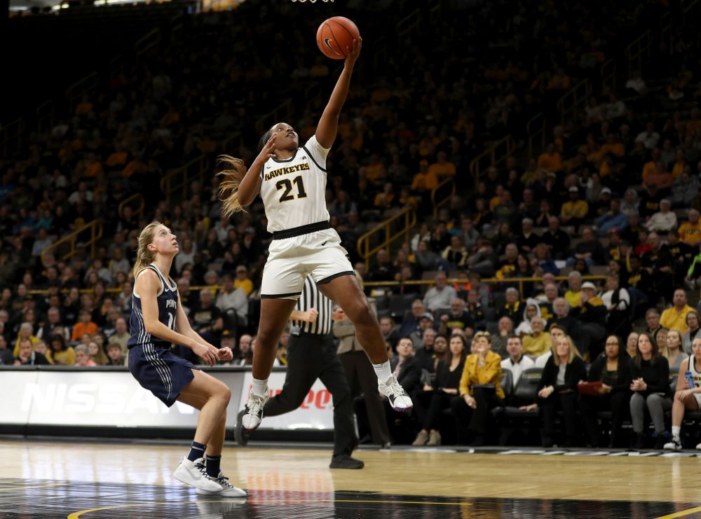 Iowa Hawkeyes guard Zion Sanders (21) against Penn State Saturday, February 22, 2020 at Carver-Hawkeye Arena. (Brian Ray/hawkeyesports.com)