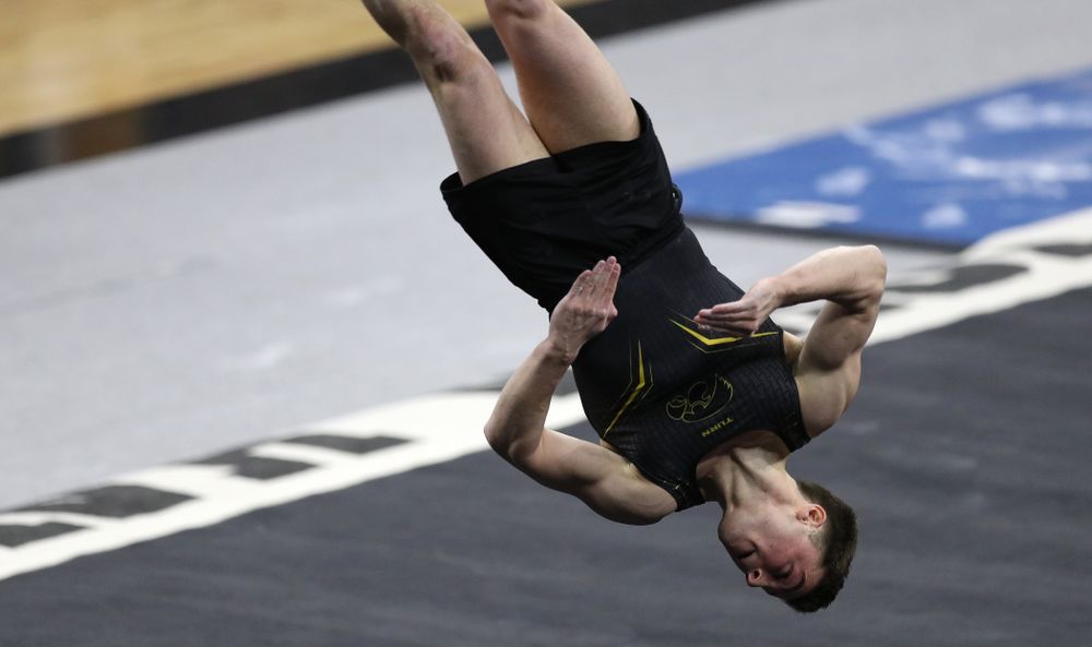 Iowa's Jake Brodarzon competes on the floor against Oklahoma Saturday, February 9, 2019 at Carver-Hawkeye Arena. (Brian Ray/hawkeyesports.com)