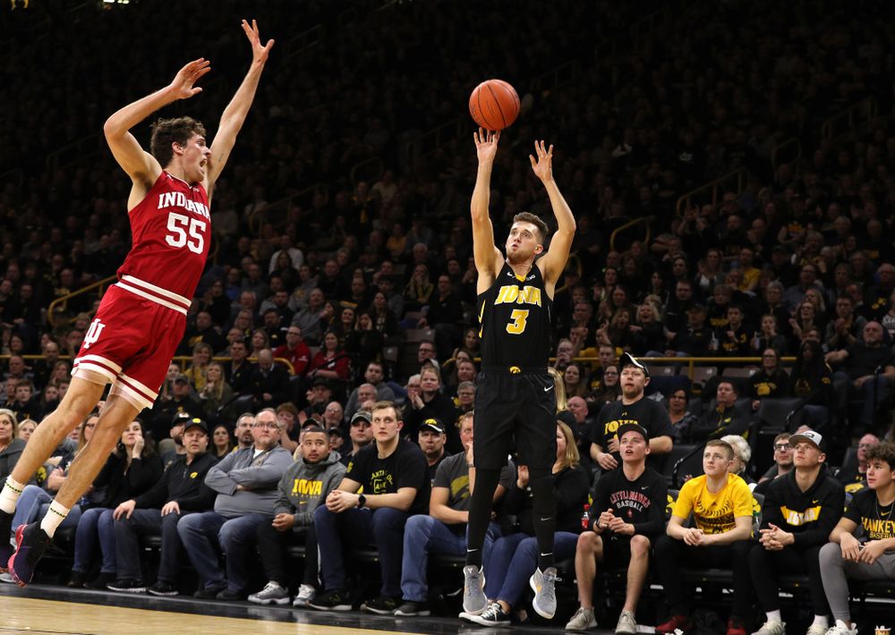 Iowa Hawkeyes guard Jordan Bohannon (3) against the Indiana Hoosiers Friday, February 22, 2019 at Carver-Hawkeye Arena. (Brian Ray/hawkeyesports.com)