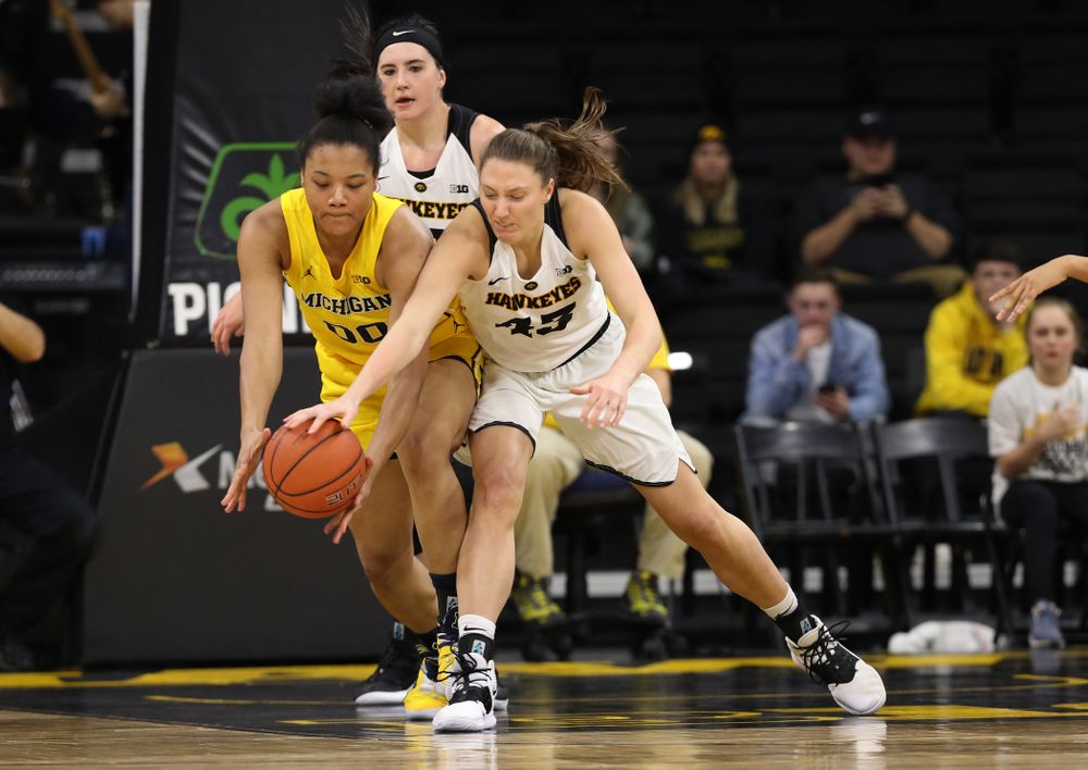 Iowa Hawkeyes forward Amanda Ollinger (43) against the Michigan Wolverines Thursday, January 17, 2019 at Carver-Hawkeye Arena. (Brian Ray/hawkeyesports.com)
