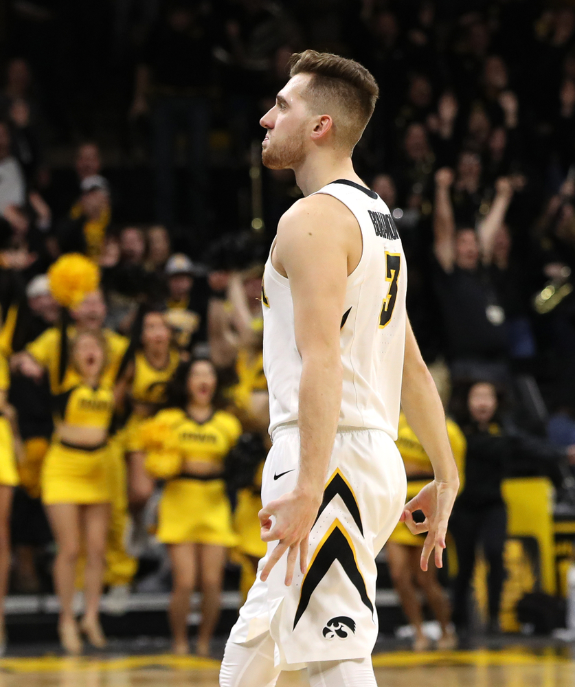 Iowa Hawkeyes guard Jordan Bohannon (3) makes the game winning three point basket against the Northwestern Wildcats Sunday, February 10, 2019 at Carver-Hawkeye Arena. (Brian Ray/hawkeyesports.com)