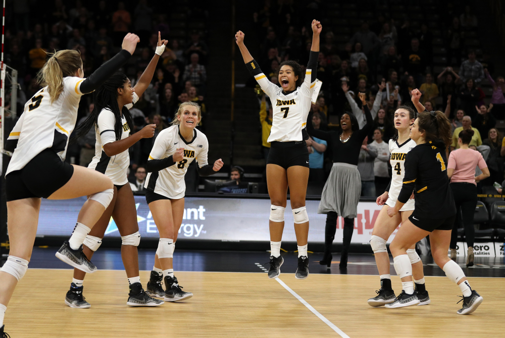 The Iowa Hawkeyes celebrate match point in the 5th game against the Ohio State Buckeyes Saturday, November 24, 2018 at Carver-Hawkeye Arena. (Brian Ray/hawkeyesports.com)