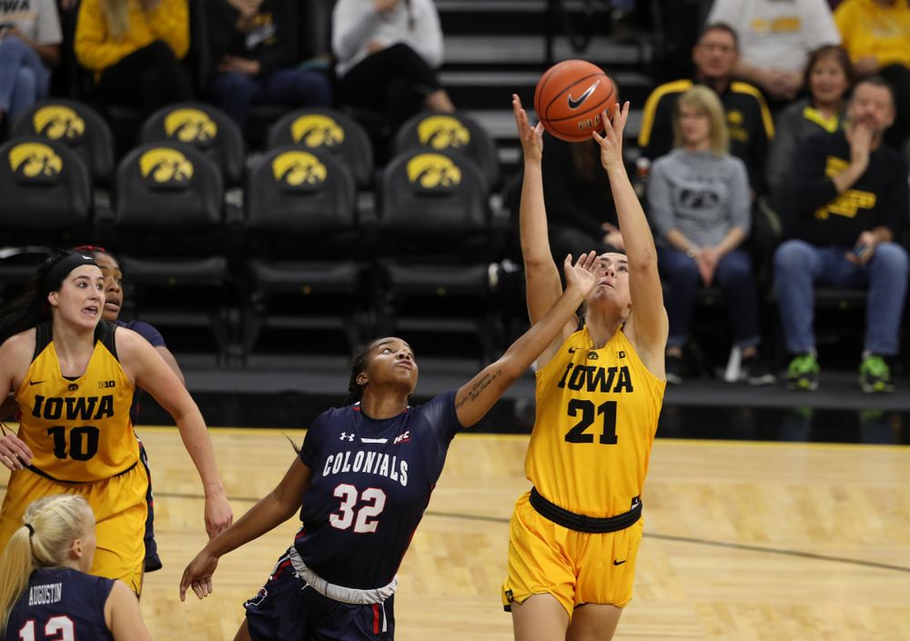 Iowa Hawkeyes forward Hannah Stewart (21) against the Robert Morris Colonials Sunday, December 2, 2018 at Carver-Hawkeye Arena. (Brian Ray/hawkeyesports.com)