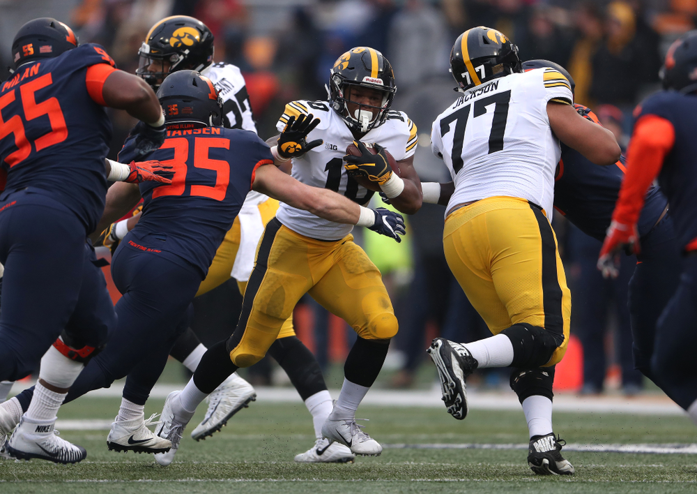 Iowa Hawkeyes running back Mekhi Sargent (10) against the Illinois Fighting Illini Saturday, November 17, 2018 at Memorial Stadium in Champaign, Ill. (Brian Ray/hawkeyesports.com)