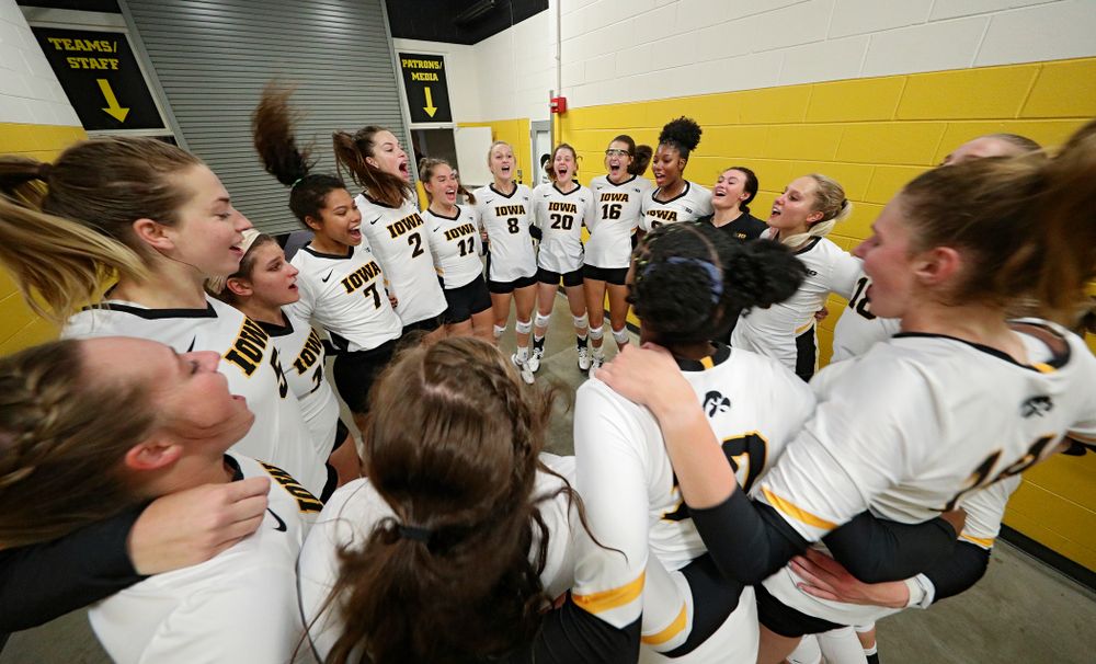 The Iowa Hawkeyes huddle before their Big Ten/Pac-12 Challenge match against Colorado at Carver-Hawkeye Arena in Iowa City on Friday, Sep 6, 2019. (Stephen Mally/hawkeyesports.com)