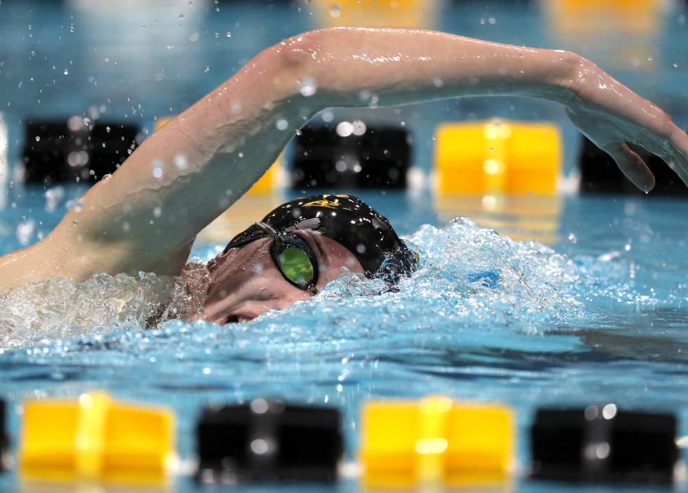 Iowa's Allyssa Fluit swims the 500-yard freestyle against the Iowa State Cyclones in the Iowa Corn Cy-Hawk Series Friday, December 7, 2018 at at the Campus Recreation and Wellness Center. (Brian Ray/hawkeyesports.com)
