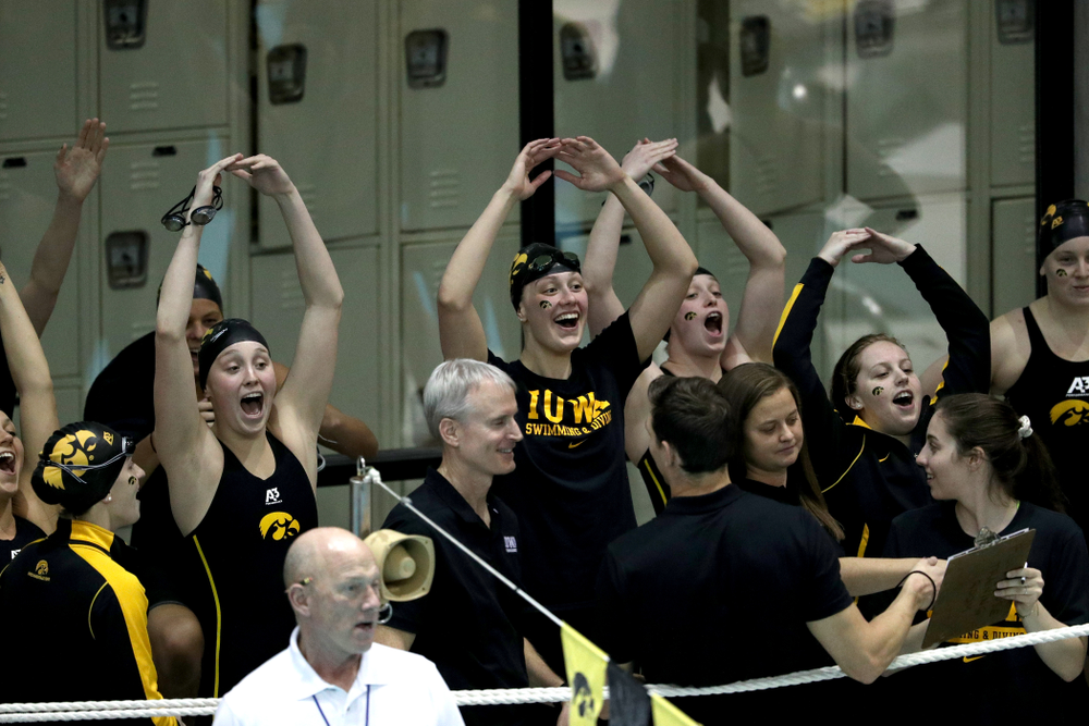 The Iowa Hawkeyes get pumped up for their meet against the Iowa State Cyclones in the Iowa Corn Cy-Hawk Series Friday, December 7, 2018 at at the Campus Recreation and Wellness Center. (Brian Ray/hawkeyesports.com)