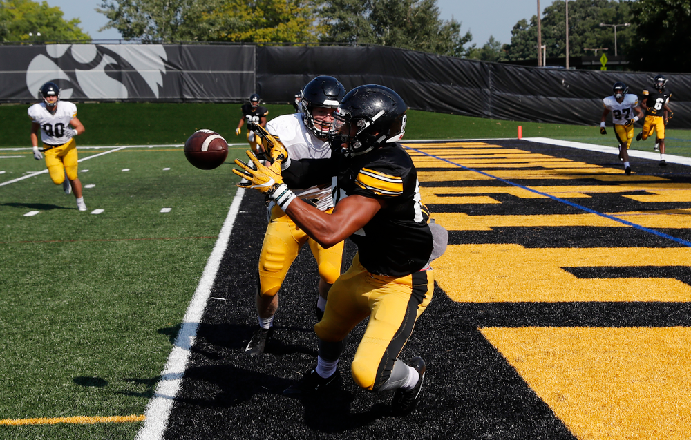 Iowa Hawkeyes tight end Noah Fant (87) during camp practice No. 17 Wednesday, August 22, 2018 at the Kenyon Football Practice Facility. (Brian Ray/hawkeyesports.com)