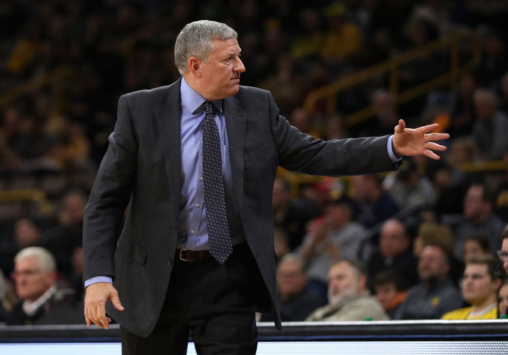 Iowa Hawkeyes assistant coach Kirk Speraw against UW Green Bay Sunday, November 11, 2018 at Carver-Hawkeye Arena. (Brian Ray/hawkeyesports.com)