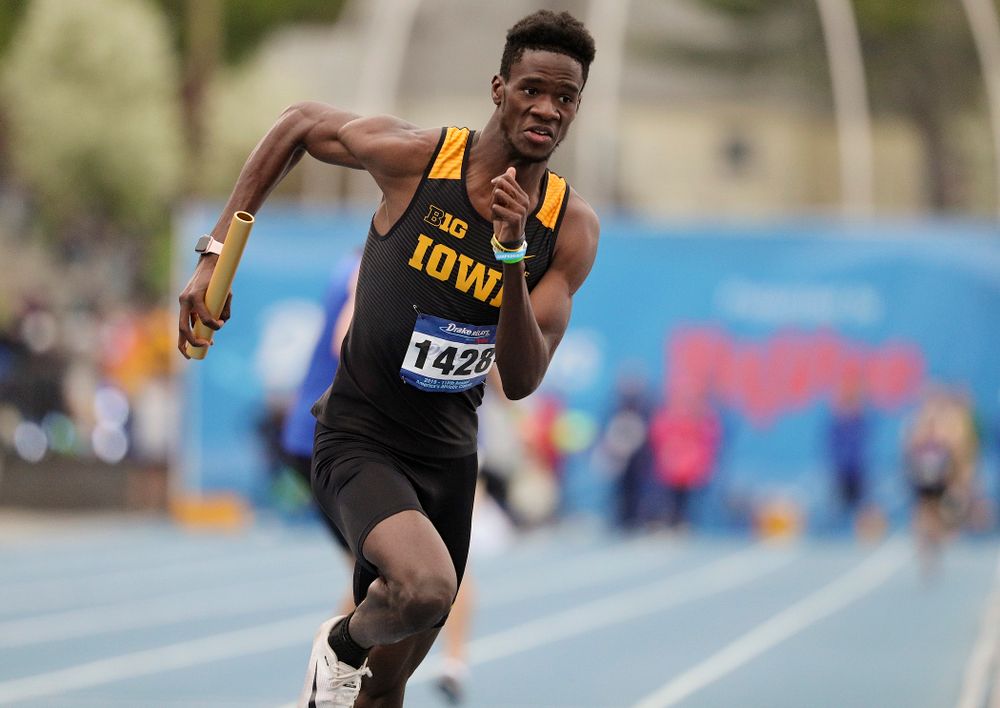 Iowa's Wayne Lawrence Jr. runs the men's distance medley relay event during the third day of the Drake Relays at Drake Stadium in Des Moines on Saturday, Apr. 27, 2019. (Stephen Mally/hawkeyesports.com)