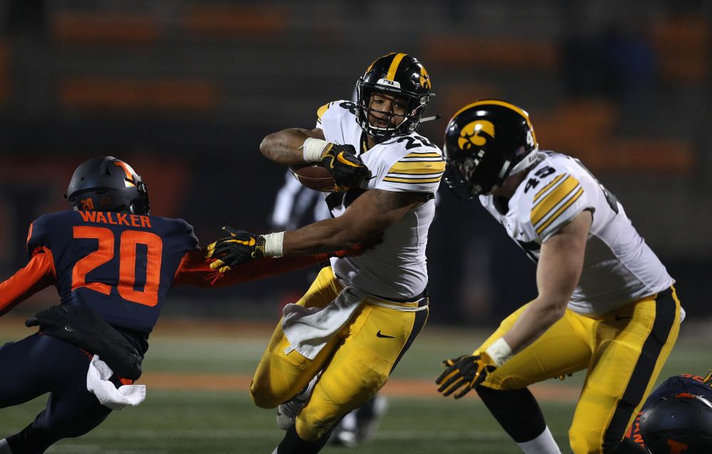 Iowa Hawkeyes running back Toren Young (28) against the Illinois Fighting Illini Saturday, November 17, 2018 at Memorial Stadium in Champaign, Ill. (Brian Ray/hawkeyesports.com)