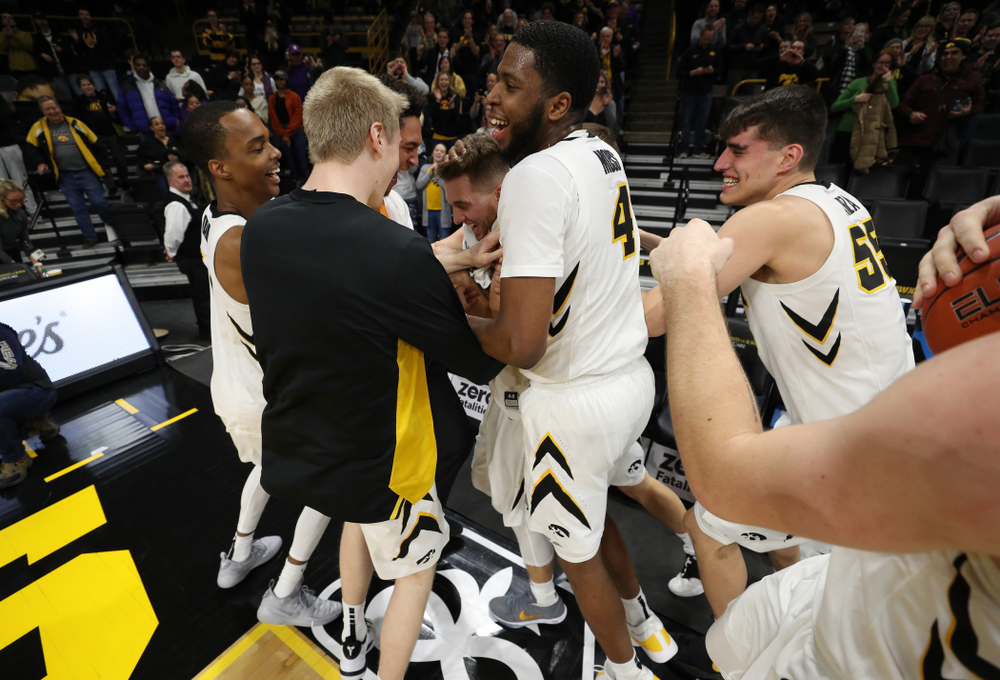 Iowa Hawkeyes guard Jordan Bohannon (3) makes the game winning three point basket against the Northwestern Wildcats Sunday, February 10, 2019 at Carver-Hawkeye Arena. (Brian Ray/hawkeyesports.com)