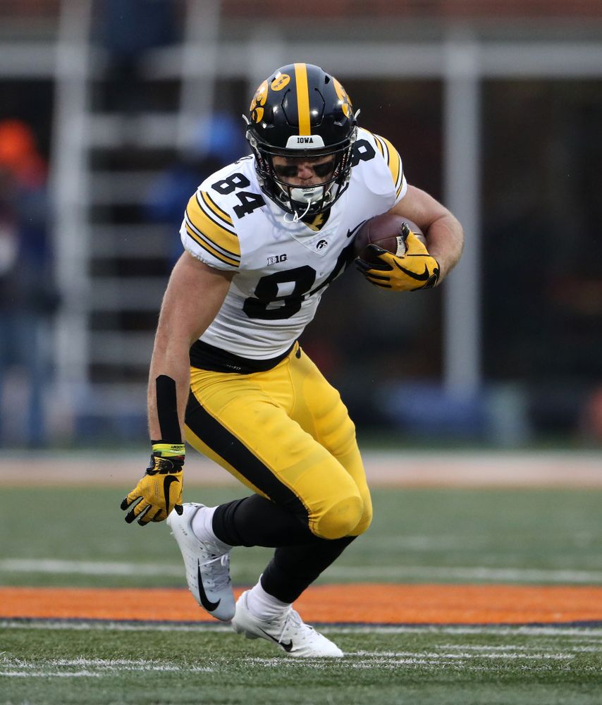 Iowa Hawkeyes wide receiver Nick Easley (84) against the Illinois Fighting Illini Saturday, November 17, 2018 at Memorial Stadium in Champaign, Ill. (Brian Ray/hawkeyesports.com)