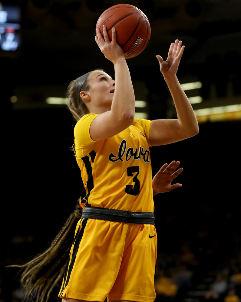 Iowa Hawkeyes guard Makenzie Meyer (3) against the Minnesota Golden Gophers Thursday, February 27, 2020 at Carver-Hawkeye Arena. (Brian Ray/hawkeyesports.com)