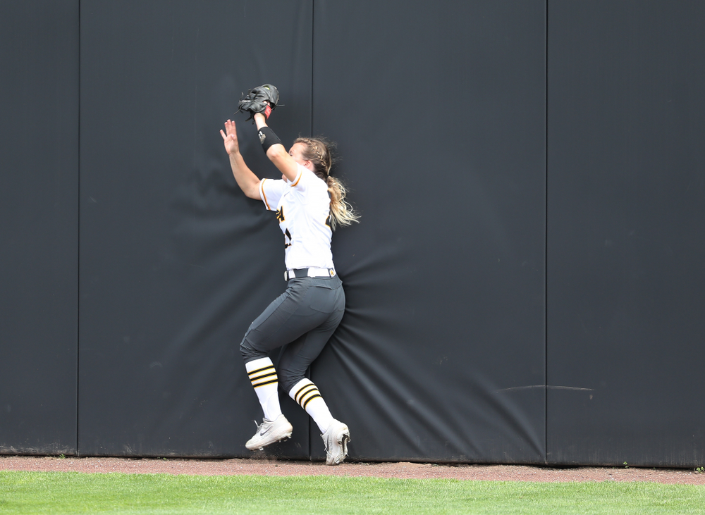 Iowa Hawkeyes Havyn Monteer (21) against the Ohio State Buckeyes on senior day Sunday, May 5, 2019 at Pearl Field. (Brian Ray/hawkeyesports.com)
