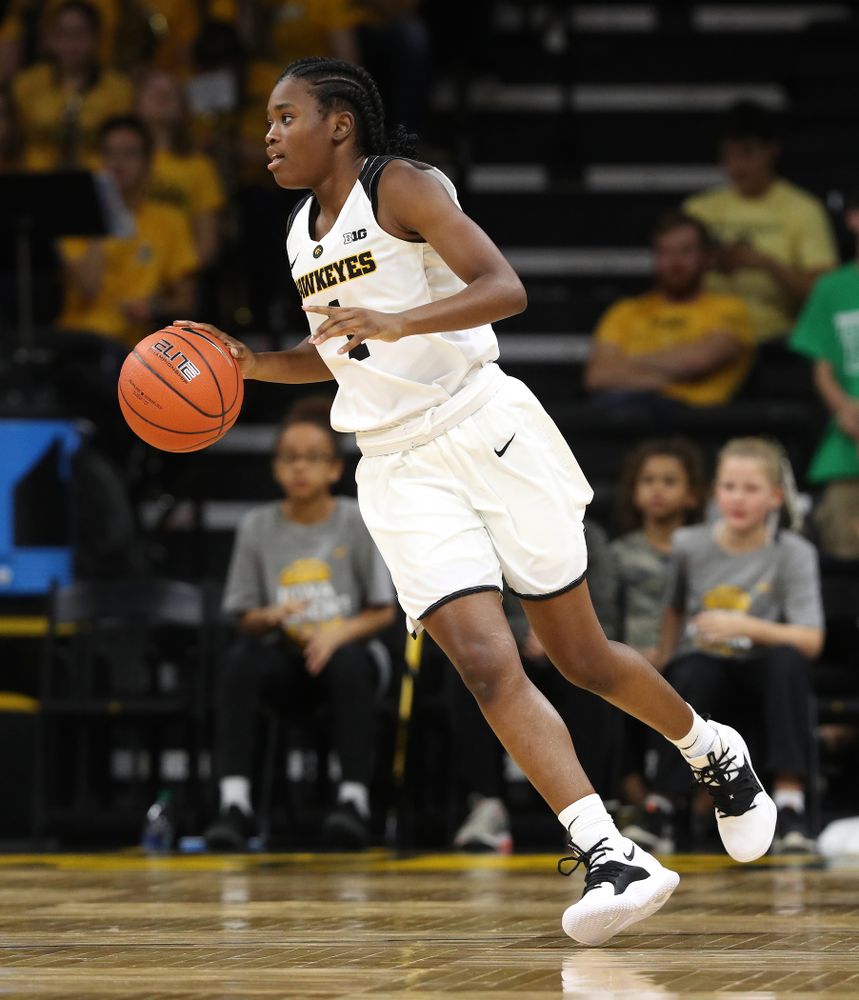 Iowa Hawkeyes guard Tomi Taiwo (1) against Dakota Wesleyan University Tuesday, November 6, 2018 at Carver-Hawkeye Arena. (Brian Ray/hawkeyesports.com)