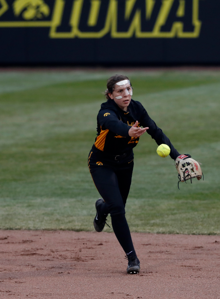 Iowa Hawkeyes infielder Alex Rath (23) against the Minnesota Golden Gophers Friday, April 13, 2018 at Bob Pearl Field. (Brian Ray/hawkeyesports.com)