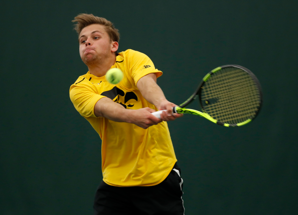 Will Davies against the Illinois Fighting Illini Saturday, March 31, 2018 at Hawkeye Tennis and Recreation Center. (Brian Ray/hawkeyesports.com)