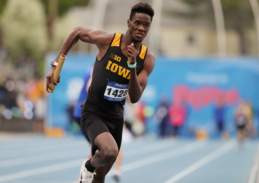 Iowa's Wayne Lawrence Jr. runs the men's distance medley relay event during the third day of the Drake Relays at Drake Stadium in Des Moines on Saturday, Apr. 27, 2019. (Stephen Mally/hawkeyesports.com)