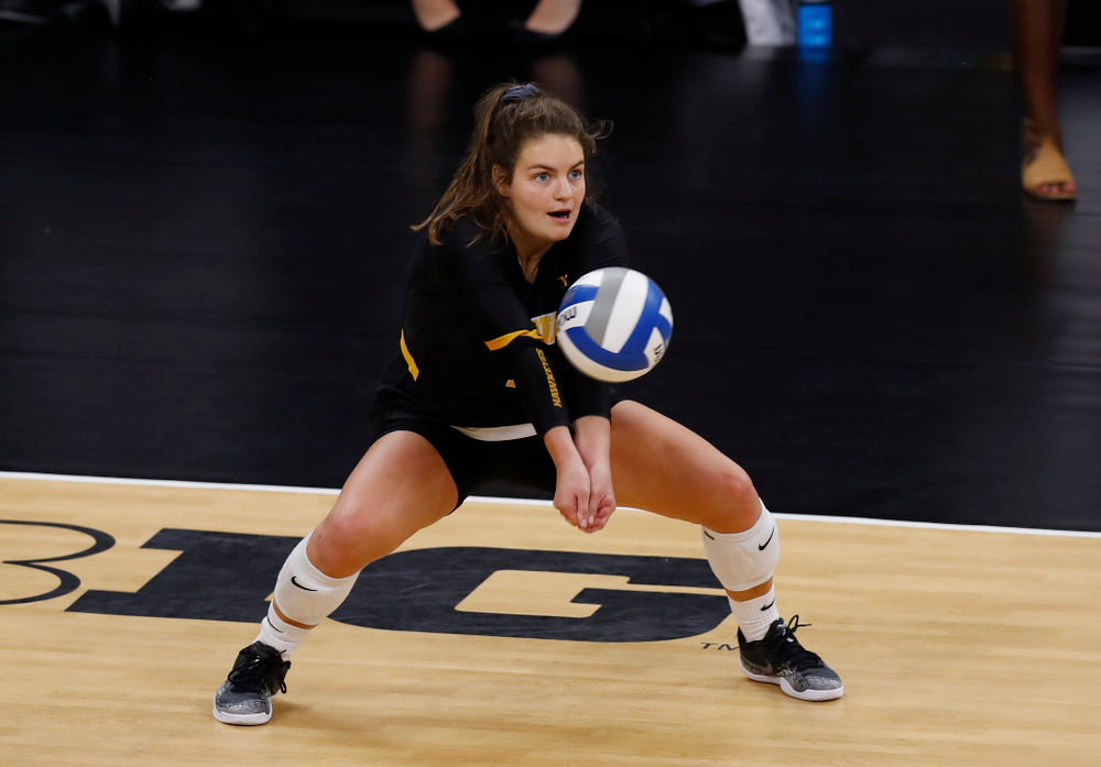 Iowa Hawkeyes defensive specialist Molly Kelly (1) against Eastern Illinois Sunday, September 9, 2018 at Carver-Hawkeye Arena. (Brian Ray/hawkeyesports.com)