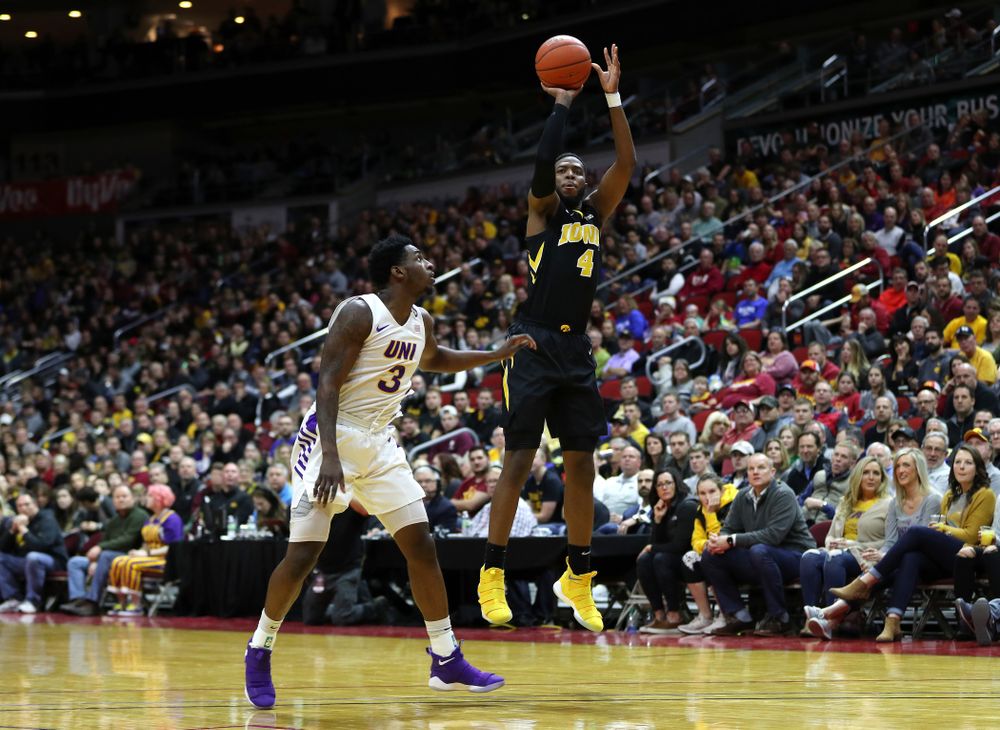 Iowa Hawkeyes guard Isaiah Moss (4) against the Northern Iowa Panthers in the Hy-Vee Classic Saturday, December 15, 2018 at Wells Fargo Arena in Des Moines. (Brian Ray/hawkeyesports.com)