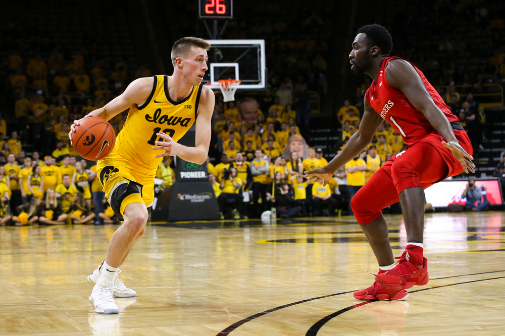 Iowa Hawkeyes guard Joe Wieskamp (10) drives to the hoop during the Iowa men’s basketball game vs Rutgers on Wednesday, January 22, 2020 at Carver-Hawkeye Arena. (Lily Smith/hawkeyesports.com)