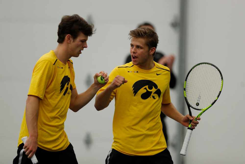 Will Davies and and Piotr Smietana play a doubles match against the Illinois Fighting Illini Saturday, March 31, 2018 at Hawkeye Tennis and Recreation Center. (Brian Ray/hawkeyesports.com)