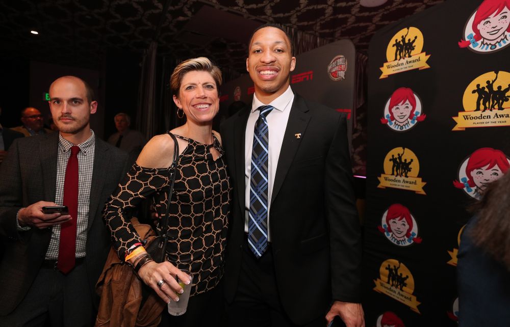 Iowa Hawkeyes associate head coach with TennesseeÕs Grant Williams before the ESPN College Basketball Awards show Friday, April 12, 2019 at The Novo at LA Live. (Brian Ray/hawkeyesports.com)