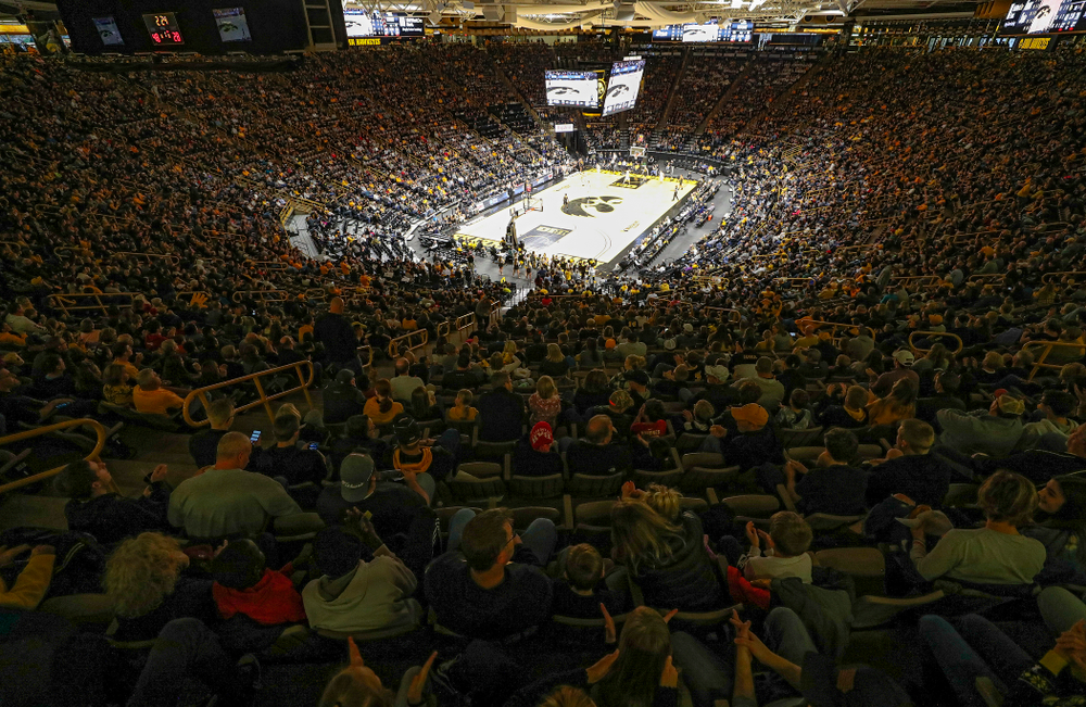 A sellout watches the first half of their the Hawkeyes game at Carver-Hawkeye Arena in Iowa City on Sunday, December 29, 2019. (Stephen Mally/hawkeyesports.com)