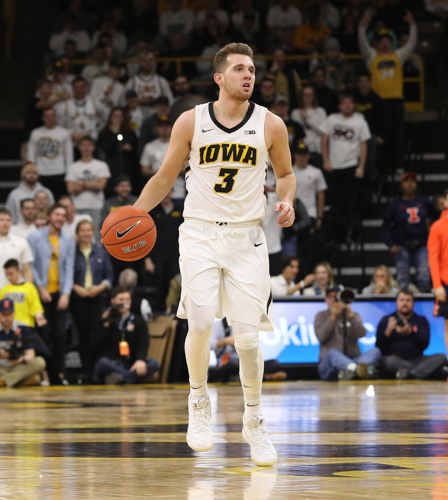 Iowa Hawkeyes guard Jordan Bohannon (3) against the Illinois Fighting Illini Sunday, January 20, 2019 at Carver-Hawkeye Arena. (Brian Ray/hawkeyesports.com)