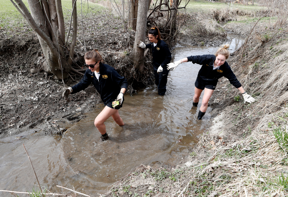 Members of the Iowa Soccer Team volunteer during the Iowa Athletics Department's annual Day of Caring Sunday, April 22, 2018. (Brian Ray/hawkeyesports.com)