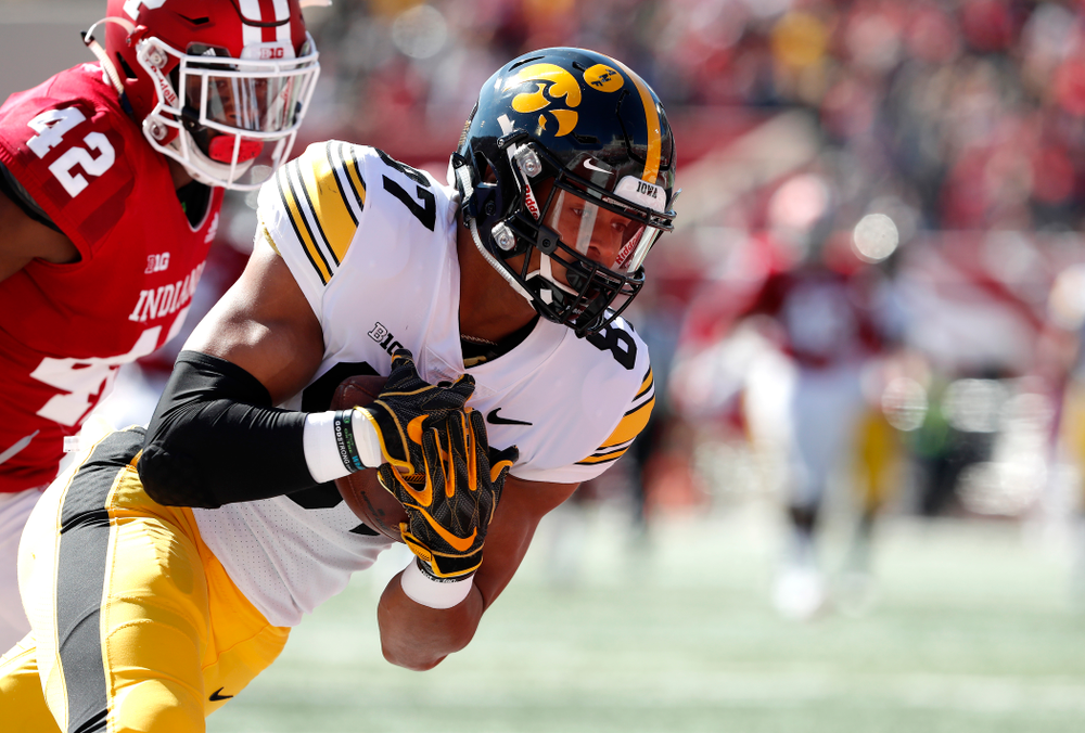 Iowa Hawkeyes tight end Noah Fant (87) against the Indiana Hoosiers Saturday, October 13, 2018 at Memorial Stadium, in Bloomington, Ind. (Brian Ray/hawkeyesports.com)