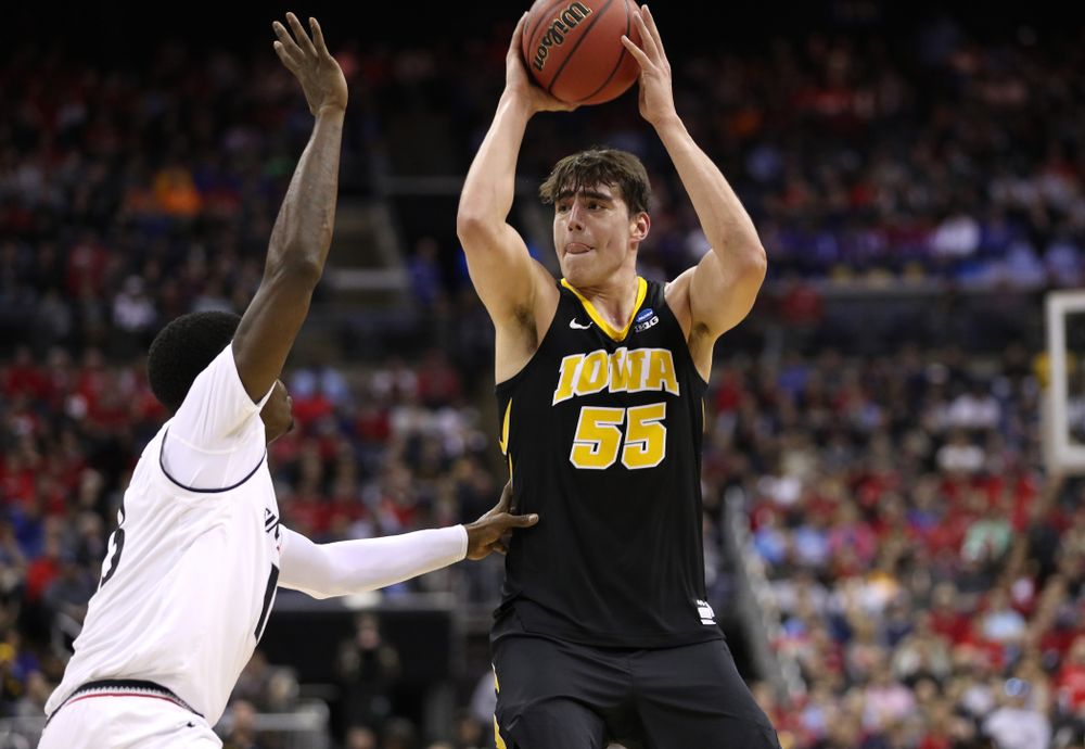 Iowa Hawkeyes forward Luka Garza (55) against the Cincinnati Bearcats in the first round of the 2019 NCAA Men's Basketball Tournament Friday, March 22, 2019 at Nationwide Arena in Columbus, Ohio. (Brian Ray/hawkeyesports.com)