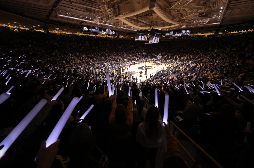 Fans cheer for the Iowa Hawkeyes before their game against the Michigan State Spartans Thursday, January 24, 2019 at Carver-Hawkeye Arena. (Brian Ray/hawkeyesports.com)