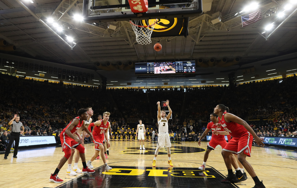 Iowa Hawkeyes guard Jordan Bohannon (3) makes his 1,00th career point against the Ohio State Buckeyes Saturday, January 12, 2019 at Carver-Hawkeye Arena. (Brian Ray/hawkeyesports.com)