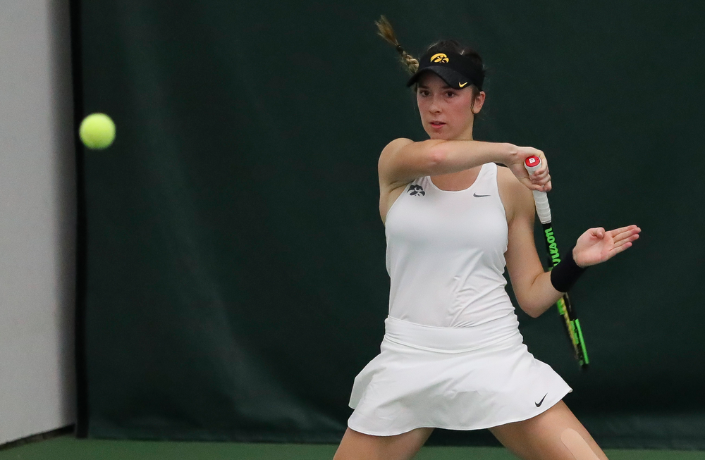 Samantha Mannix returns a shot in a doubles match during the second day of the ITA Central Regional Championships at the Hawkeye Tennis and Recreation Complex on October 13, 2018. (Tork Mason/hawkeyesports.com)
