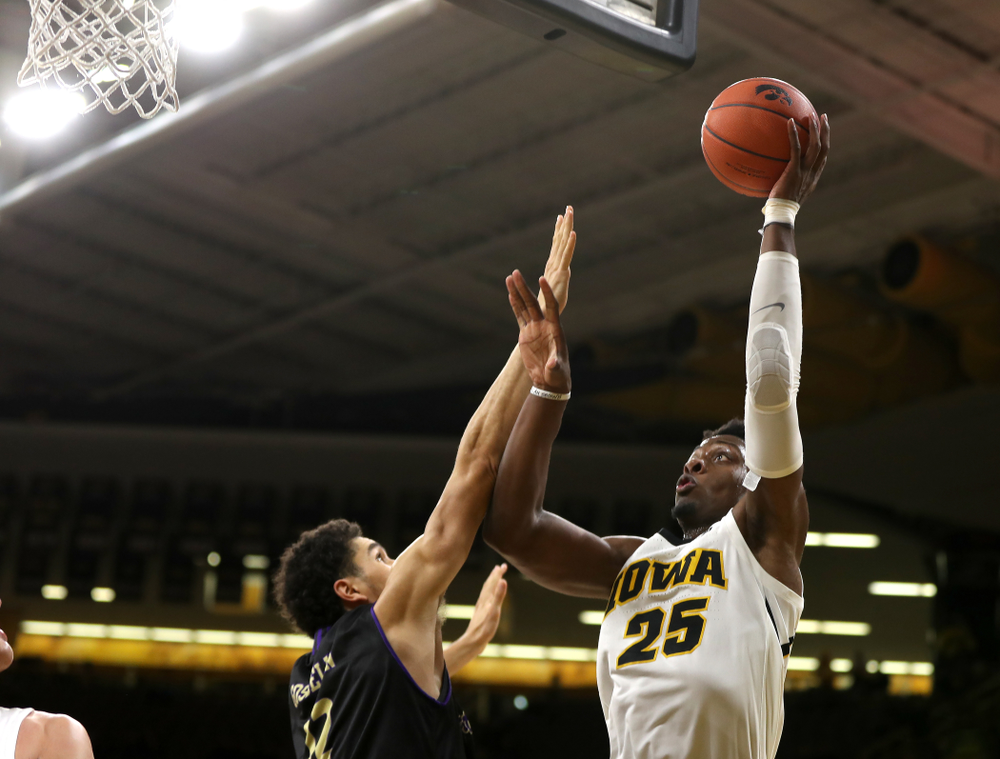 Iowa Hawkeyes forward Tyler Cook (25) against the Western Carolina Catamounts Tuesday, December 18, 2018 at Carver-Hawkeye Arena. (Brian Ray/hawkeyesports.com)
