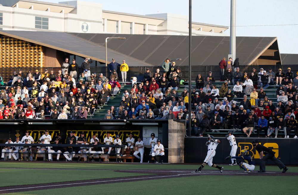 Iowa Hawkeyes third baseman Lorenzo Elion (1) against the Michigan Wolverines Friday, April 27, 2018 at Duane Banks Field in Iowa City. (Brian Ray/hawkeyesports.com)