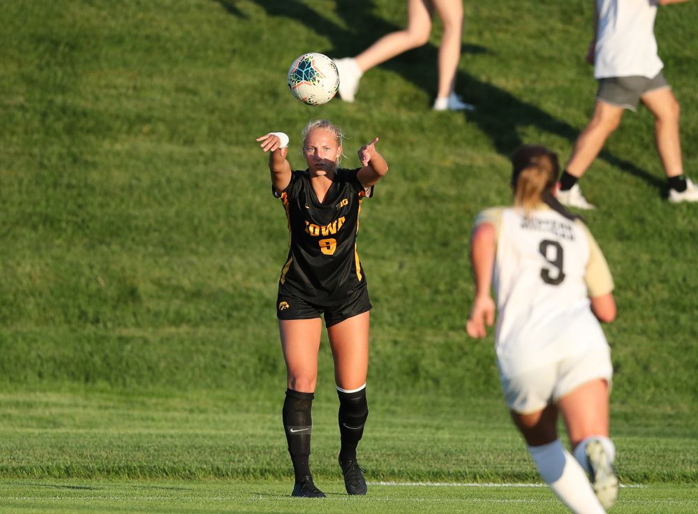 Iowa Hawkeyes defender Samantha Cary (9) against Western Michigan Thursday, August 22, 2019 at the Iowa Soccer Complex. (Brian Ray/hawkeyesports.com)