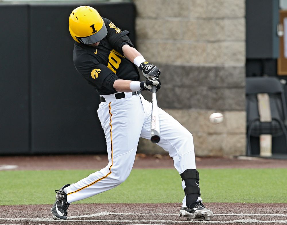 Iowa Hawkeyes Chris Whelan (28) gets a hit during the third inning of their game against Illinois at Duane Banks Field in Iowa City on Saturday, Mar. 30, 2019. (Stephen Mally/hawkeyesports.com)