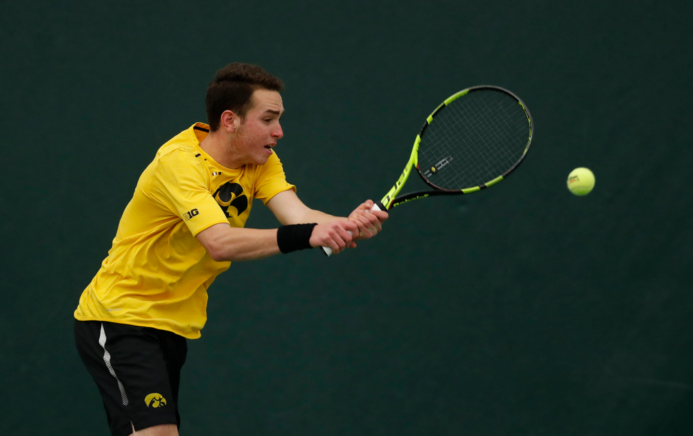 Kareem Allaf against the Illinois Fighting Illini Saturday, March 31, 2018 at Hawkeye Tennis and Recreation Center. (Brian Ray/hawkeyesports.com)